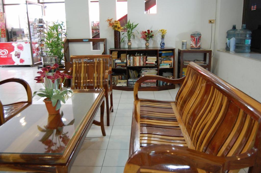 Veerachai Court Chiang Mai Exteriör bild